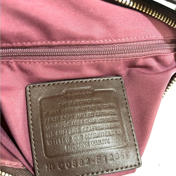 Coach vintage brown distressed leather crossbody handbag - Picture 8 of 10